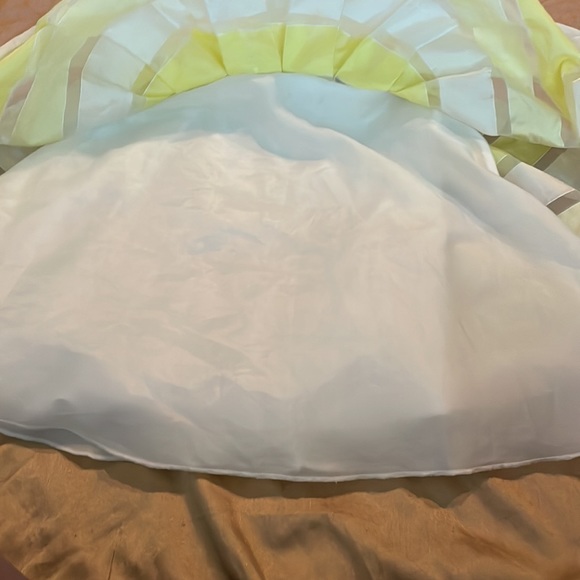 Girls  Yellow and white Dress - Picture 5 of 10